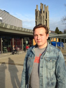 Slotten ser praktisk erfaring ved siden av studiene som helt nødvending. Foto: Marit Kristine Bjøntegård